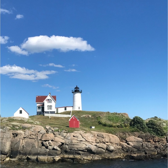 Meet your Posher, Amandolyn - Picture 2 of 6